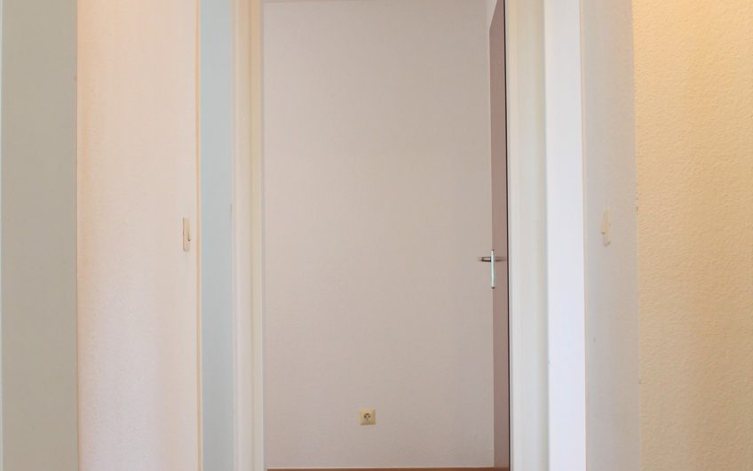 Rarität in Bockum – 3 Zimmer Wohnung mit Loggia, Garten und Garage